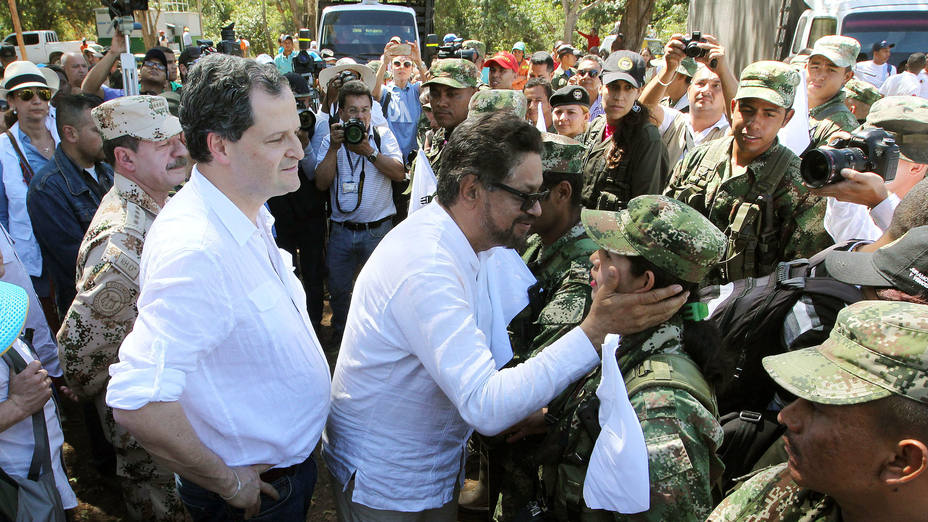 Colombian guerrilla begins disarmament process