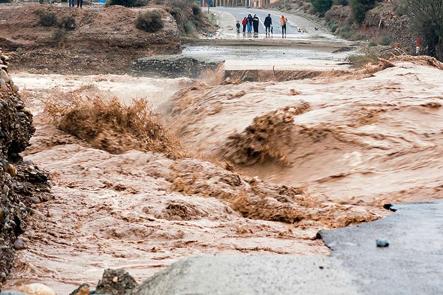 How can Peru prepare to withstand more devastating floods and landslides?