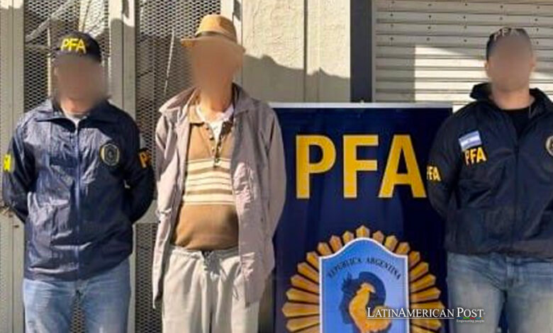 Tres detenidos PFA