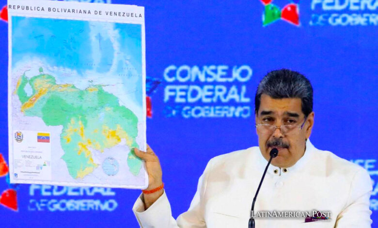 Nicolas Maduro presenta el nuevo mapa de Venezuela.