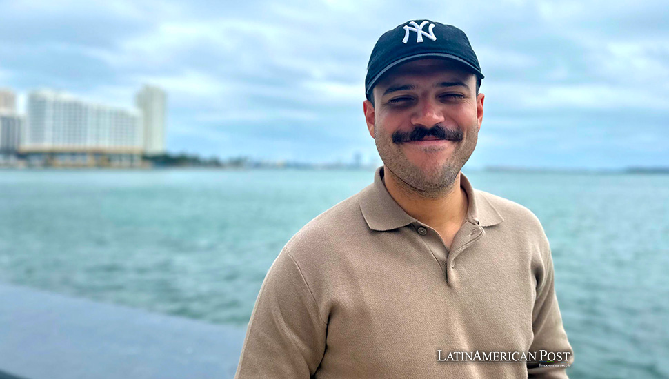 El venezolano Ángelo Colina es el campeón de la comedia española en Estados Unidos
