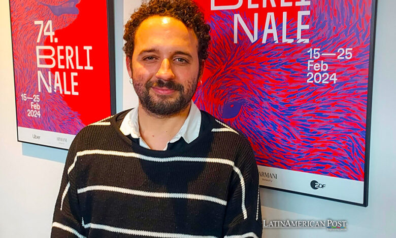 El director y guionista dominicano Nelson Carlo de los Santos posa para EFE en el marco de su participación en la Berlinale con la cinta 'Pepe'.