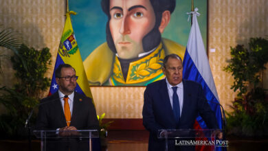 El ministro de Relaciones Exteriores venezolano, Yván Gil, y el canciller de Rusia Serguei Lavrov, durante su rueda de prensa este martes en Caracas (Venezuela).