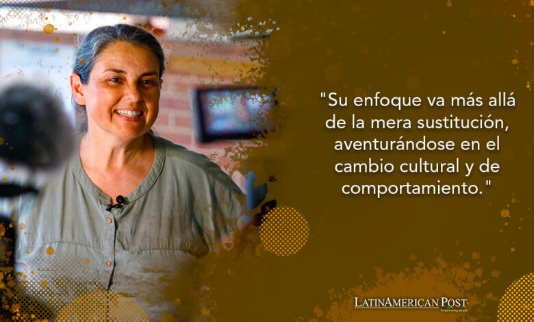 María Paco, emprendedora hispanofrancesa, habla durante la grabación de un capítulo de la serie "Cocinar, un juego para todos", este jueves, en La Habana (Cuba).