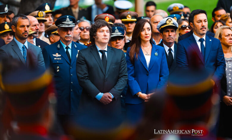 El presidente de Argentina, Javier Milei (c-i) acompañado de la vicepresidenta Victoria Villarruel