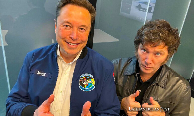 Fotografía divulgada en las redes de Javier Milei donde aparece el presidente de Argentina, Javier Milei (d), junto al empresario Elon Musk