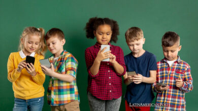 Kids using smartphones