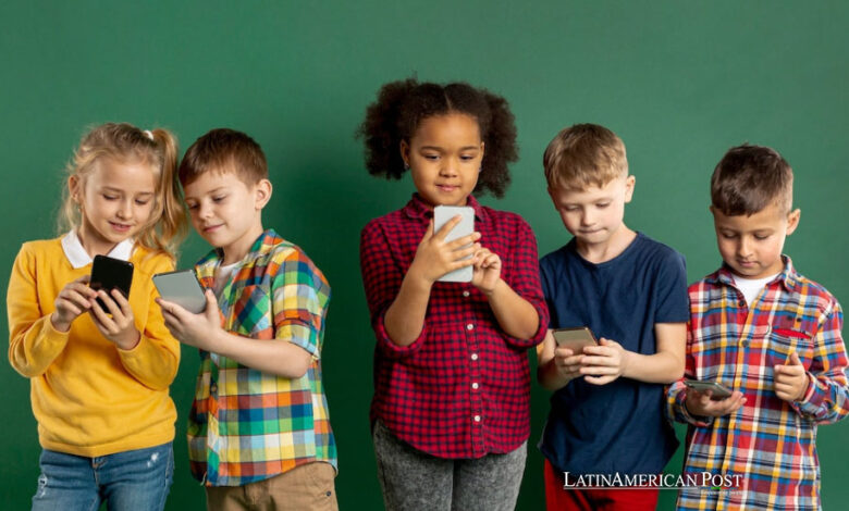 Kids using smartphones