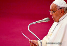 El Papa Francisco argentino recibe a comediantes globales por la paz y la solidaridad