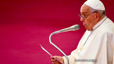 El Papa Francisco argentino recibe a comediantes globales por la paz y la solidaridad