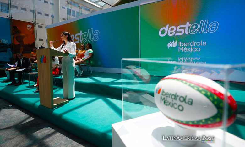 La directora de Iberdrola México, Katya Somohano, habla durante la presentación de DestElla, proyecto para impulsar el empoderamiento femenino a través del deporte este martes, en Ciudad de México (México).