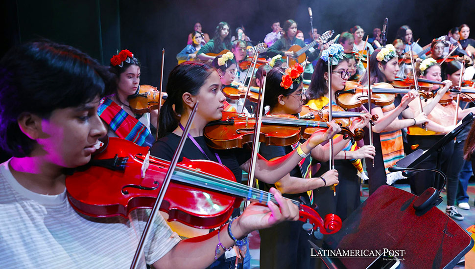 Jóvenes mujeres rompen barreras en la música tradicional del mariachi mexicano