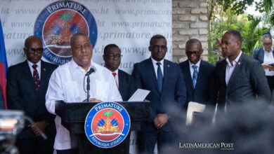 El primer ministro de Haití, Garry Conille, habla durante una rueda de prensa, este jueves en Puerto Principe (Haití).