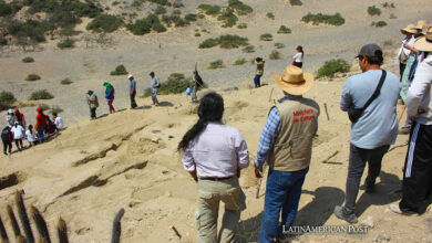 Ruinas de antiguos templos peruanos desenterradas por arqueólogos