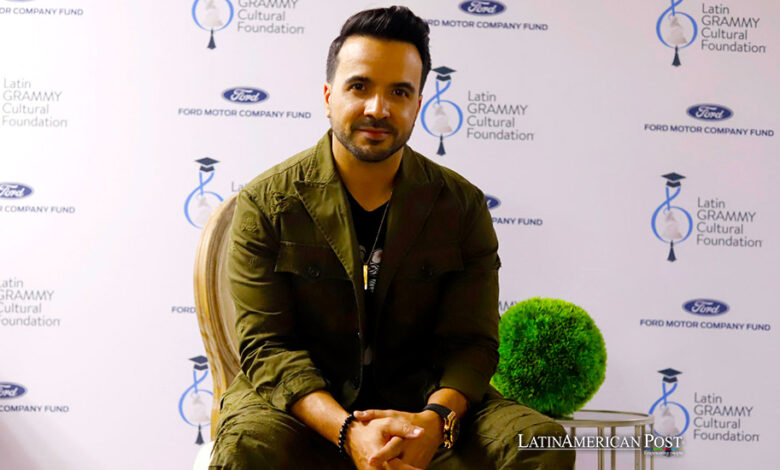 Fotografía de archivo del 3 de noviembre de 2020 del cantante puertorriqueno Luis Fonsi durante un evento del Latin Grammy Cultural Fundation en Guayanilla (Puerto Rico).