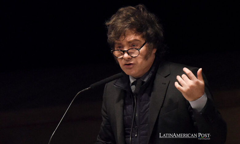 El presidente de Argentina, Javier Milei, pronuncia un discurso