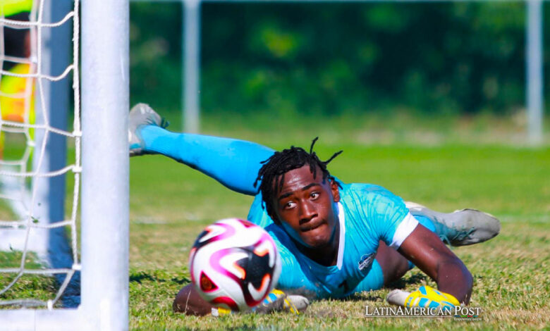 Las jóvenes estrellas del fútbol caribeño alcanzan la fama