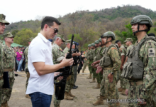 Las Fuerzas Armadas de Ecuador Recuperan Armas Confiscadas para Combatir el Crimen