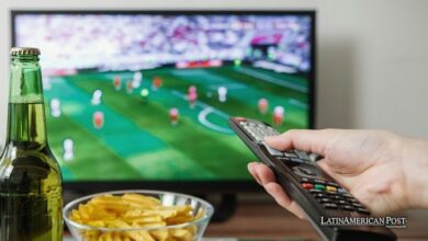 El Streaming Ilegal de Fútbol Drena la Industria del Entretenimiento en América Latina