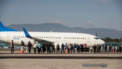 Migrantes colombianos luchan contra deportaciones repentinas en medio de una tensa agitación diplomática