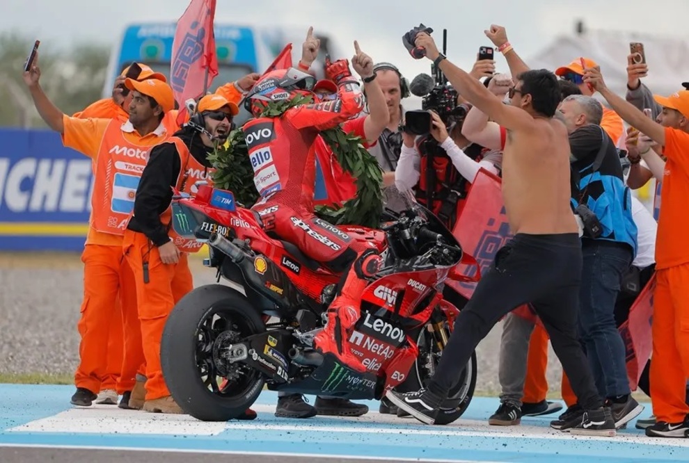 Triunfo de MotoGP en Argentina: Márquez Igual a una Leyenda y Continúa su Dominio