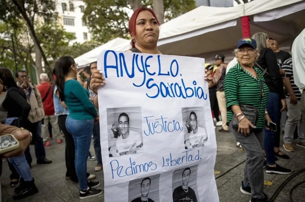 Venezuelan Families Confront US-Salvadoran Prison Transfer Silence