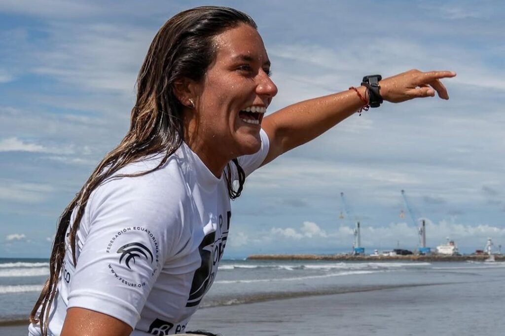 Mujeres Forjando Legados y Expandendo los Horizontes del Surf Ecuatoriano