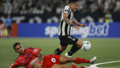Los sueños del fútbol chileno se desmoronan bajo el peso de fallas financieras y deportivas