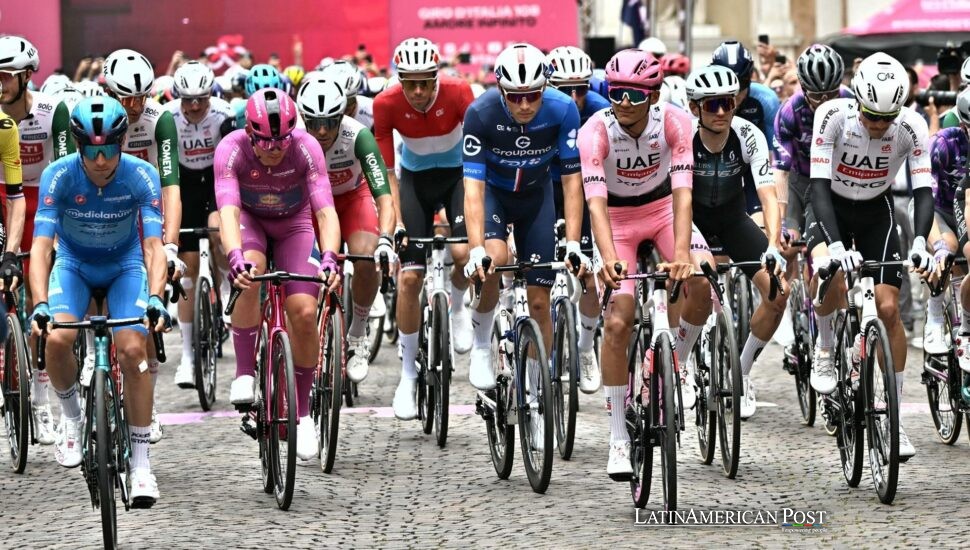 Ecuadorian Carapaz Inspires Country as Sprinters Triumph In Giro’s Twelfth Ecuadorian Carapaz Inspires Country as Sprinters Triumph In Giro’s Twelfth