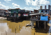 Favela golpeada combate el “racismo ambiental” mientras Brasil se prepara para la COP30