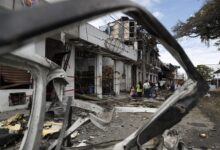 Colombia atrapada entre ofensivas rebeldes y una política capitalina polarizada