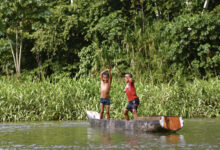 Comunidad indígena ribereña de Panamá busca nuevo sustento tras el fin de la oleada migratoria