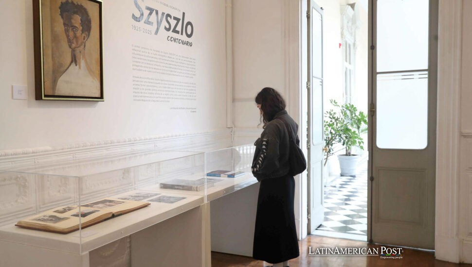 Szyszlo’s Enduring Flame: How Peru’s Master Painter Recast Ancient Memory in Modern Form Szyszlo’s Enduring Flame: How Peru’s Master Painter Recast Ancient Memory in Modern Form