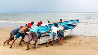 Pescadores de Trinidad y Tobago enfrentan cañoneras, piratas y política para alimentar a sus familias Pescadores de Trinidad y Tobago enfrentan cañoneras, piratas y política para alimentar a sus familias