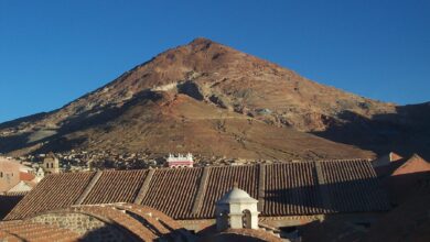 La montaña de plata de Bolivia está al borde del colapso La montaña de plata de Bolivia está al borde del colapso