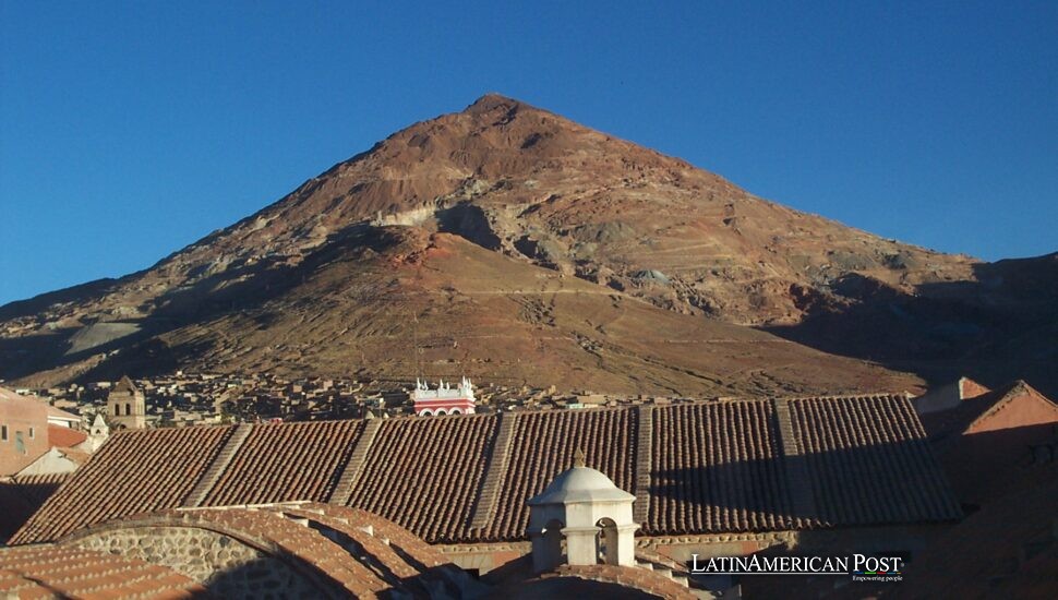 La montaña de plata de Bolivia está al borde del colapso La montaña de plata de Bolivia está al borde del colapso