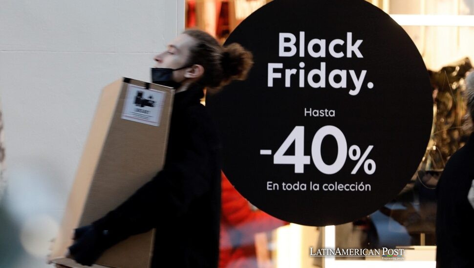 La Frenesí de Compras de Tres Semanas en México: Cómo El Buen Fin, Black Friday y Cyber Monday se Convirtieron en Una Sola Cacería Continua La Frenesí de Compras de Tres Semanas en México: Cómo El Buen Fin, Black Friday y Cyber Monday se Convirtieron en Una Sola Cacería Continua