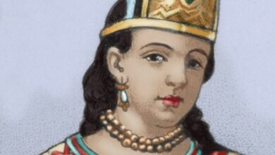 Mexico Rewrites Malintzin’s Story: From Traitor to Translator of a Nation Mexico Rewrites Malintzin’s Story: From Traitor to Translator of a Nation