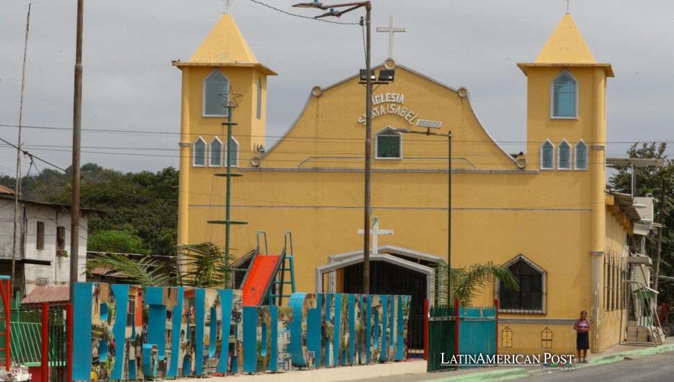 Tierra ancestral vs. un Estado carcelario: la batalla de la comuna Huancavilca en la costa ecuatoriana Tierra ancestral vs. un Estado carcelario: la batalla de la comuna Huancavilca en la costa ecuatoriana