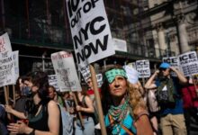 Latinos en EE.UU. pierden la fe mientras los temores de la era Trump remodelan la política nacional