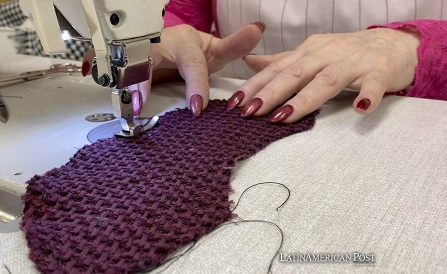 Mujeres latinoamericanas sobrevivientes en Madrid transforman cicatrices de la trata en futuros de moda