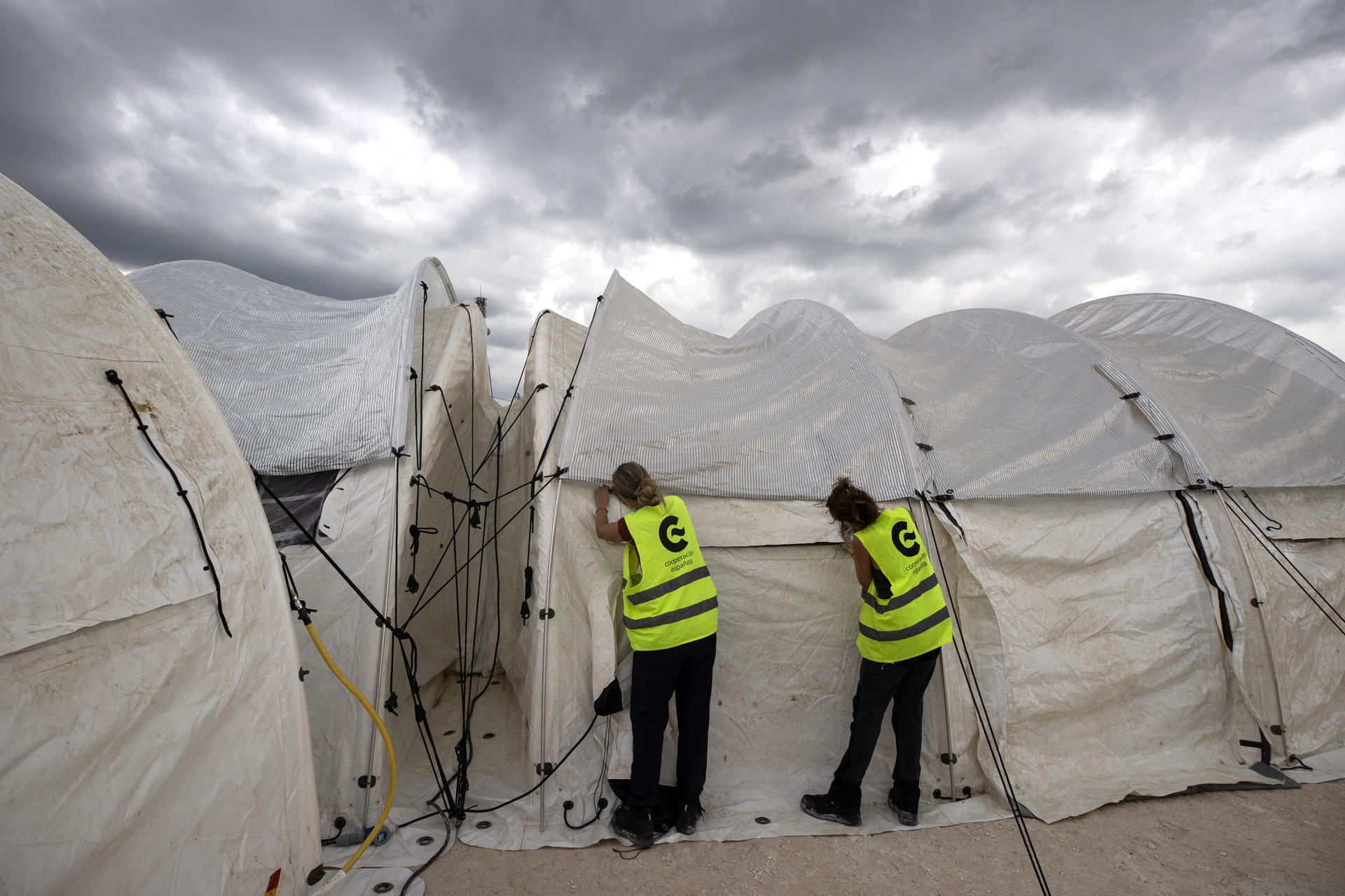 Spanish Field Hospital Brings Jamaica's Falmouth Health Care Back to Life