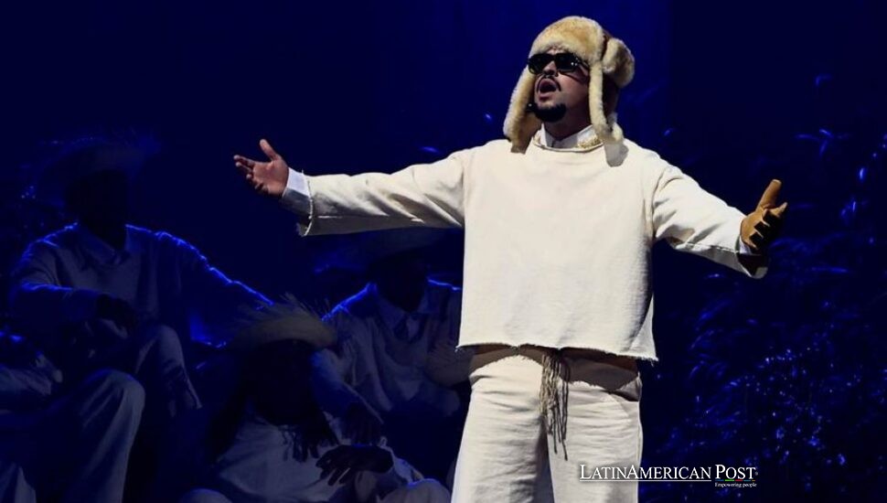 El puertorriqueño Bad Bunny ayuda a México a arreglar la puerta rota de Ticketmaster