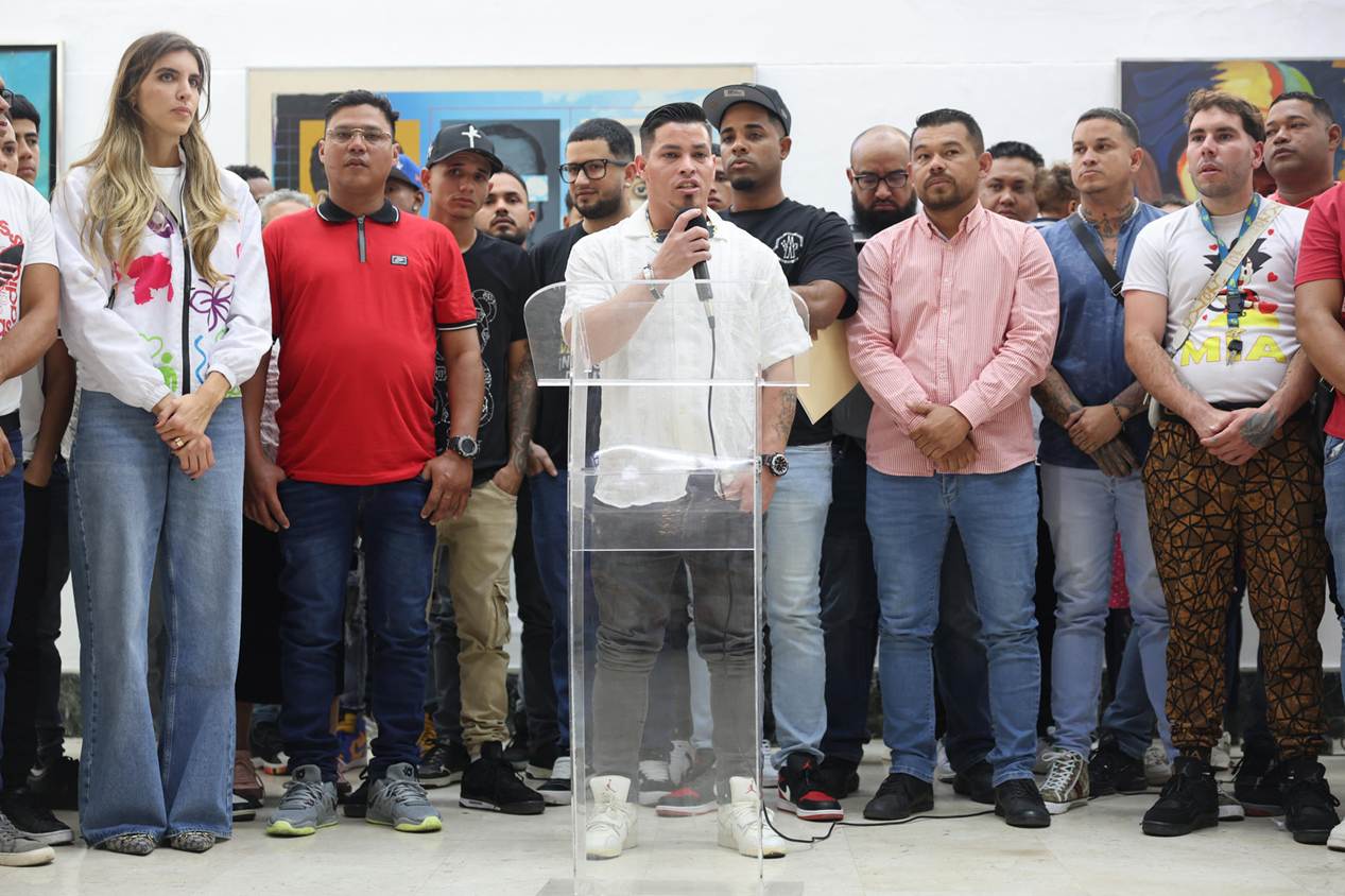 Salvadorean Prison Shadows Trail Venezuelan Returnees as New Year Fires