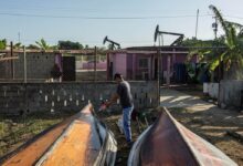 Venezuelan Tankers Circle as Trump Blockade Turns Oil Into Storage