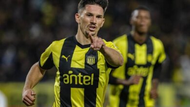 Uruguayan Clásico Swaps Keep Montevideo Burning Long After Full-time Whistles Uruguayan Clásico Swaps Keep Montevideo Burning Long After Full-time Whistles