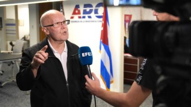 Exiliados cubanos en Miami sopesan sueños de liberación sobre la Calle Ocho Exiliados cubanos en Miami sopesan sueños de liberación sobre la Calle Ocho