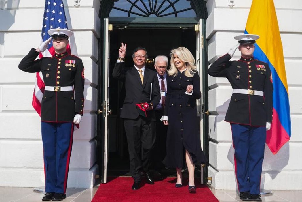 Colombian Petro Walks Away from Trump Meeting with a MAGA Hat