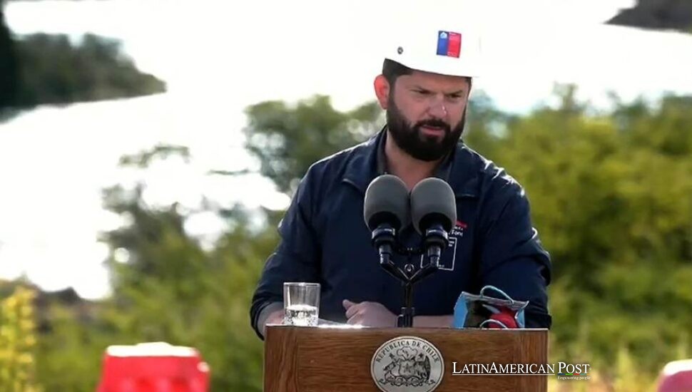 La gira de despedida de Boric en la Patagonia pone a prueba promesas sobre caminos, hospitales y energía