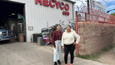 Hermanas recicladoras latinas convierten chatarra en energía y educación vecinal